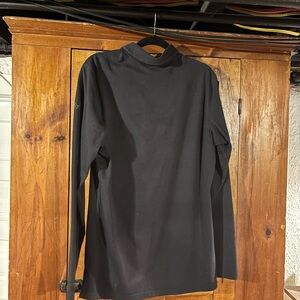 Long sleeve casual shirt.